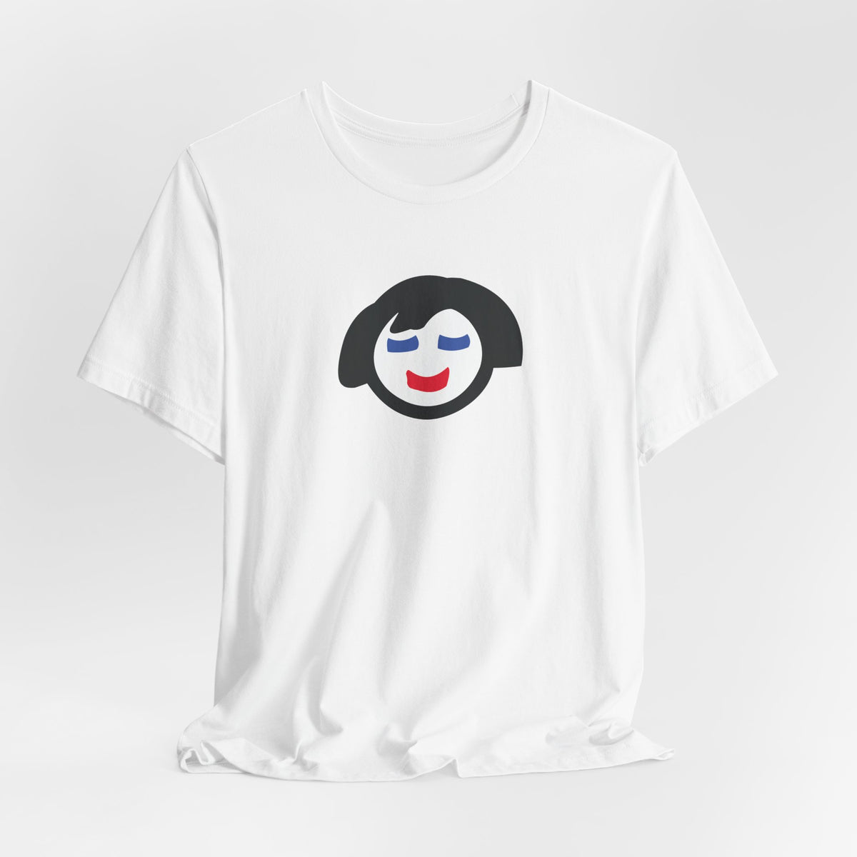 Minimalist Smiling Face Graphic Tee — Cute Peaceful Emoji T-Shirt