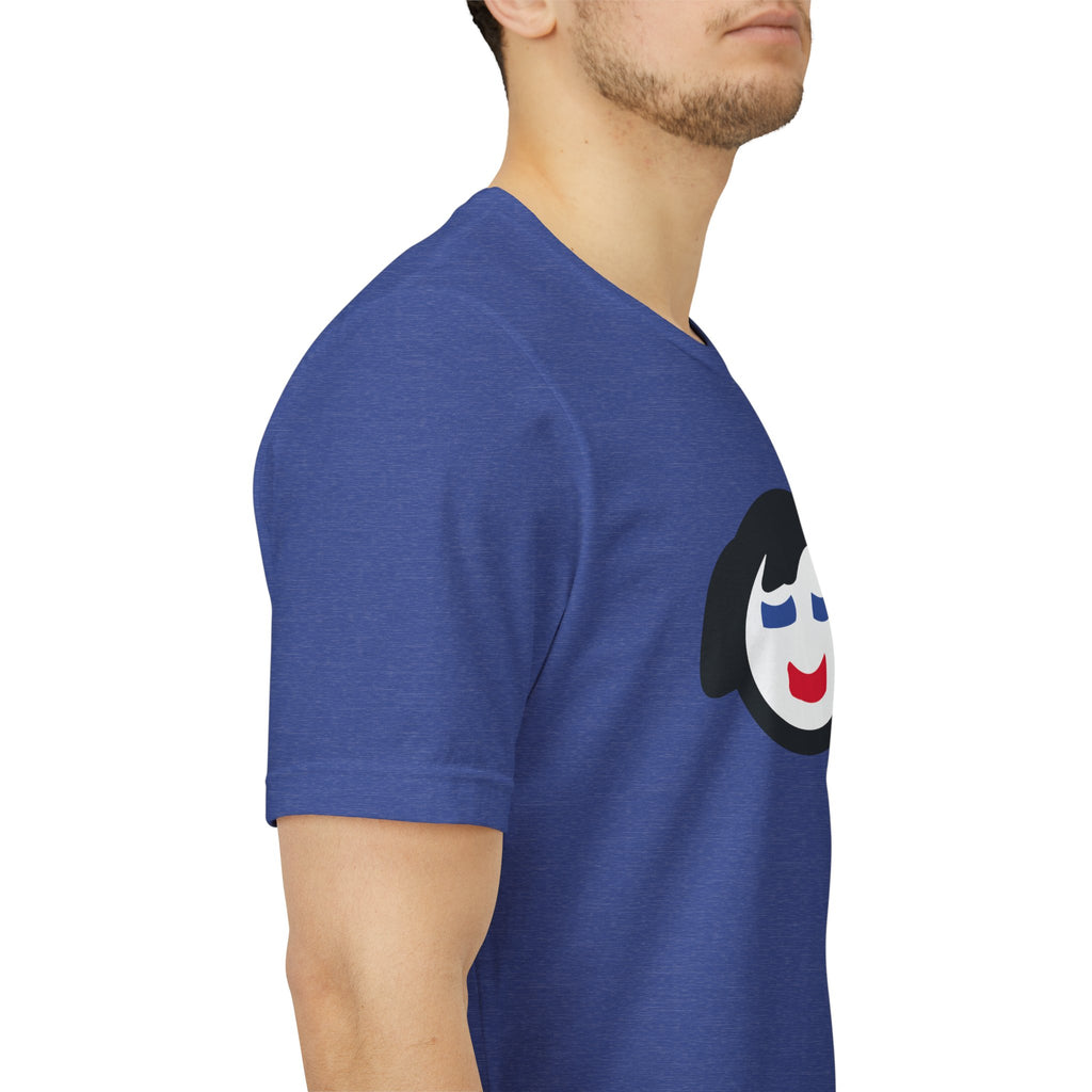 Minimalist Smiling Face Graphic Tee — Cute Peaceful Emoji T-Shirt