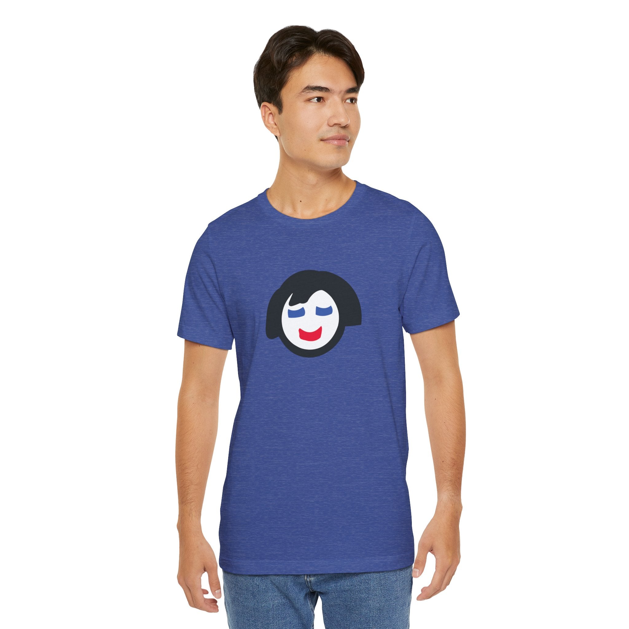 Minimalist Smiling Face Graphic Tee — Cute Peaceful Emoji T-Shirt