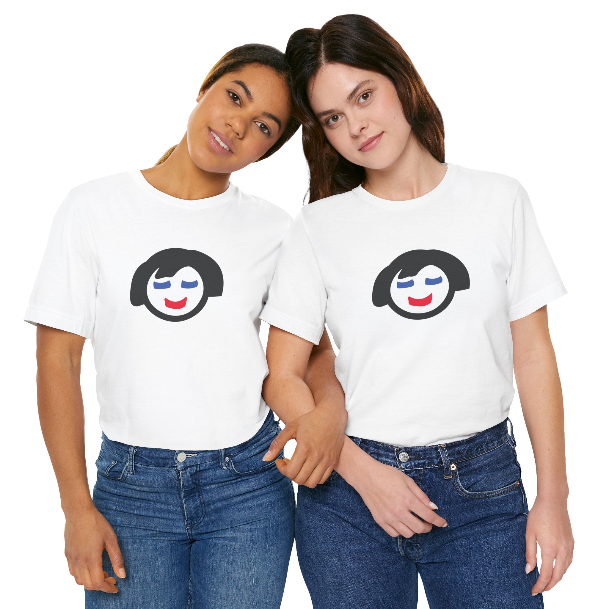 Minimalist Smiling Face Graphic Tee — Cute Peaceful Emoji T-Shirt