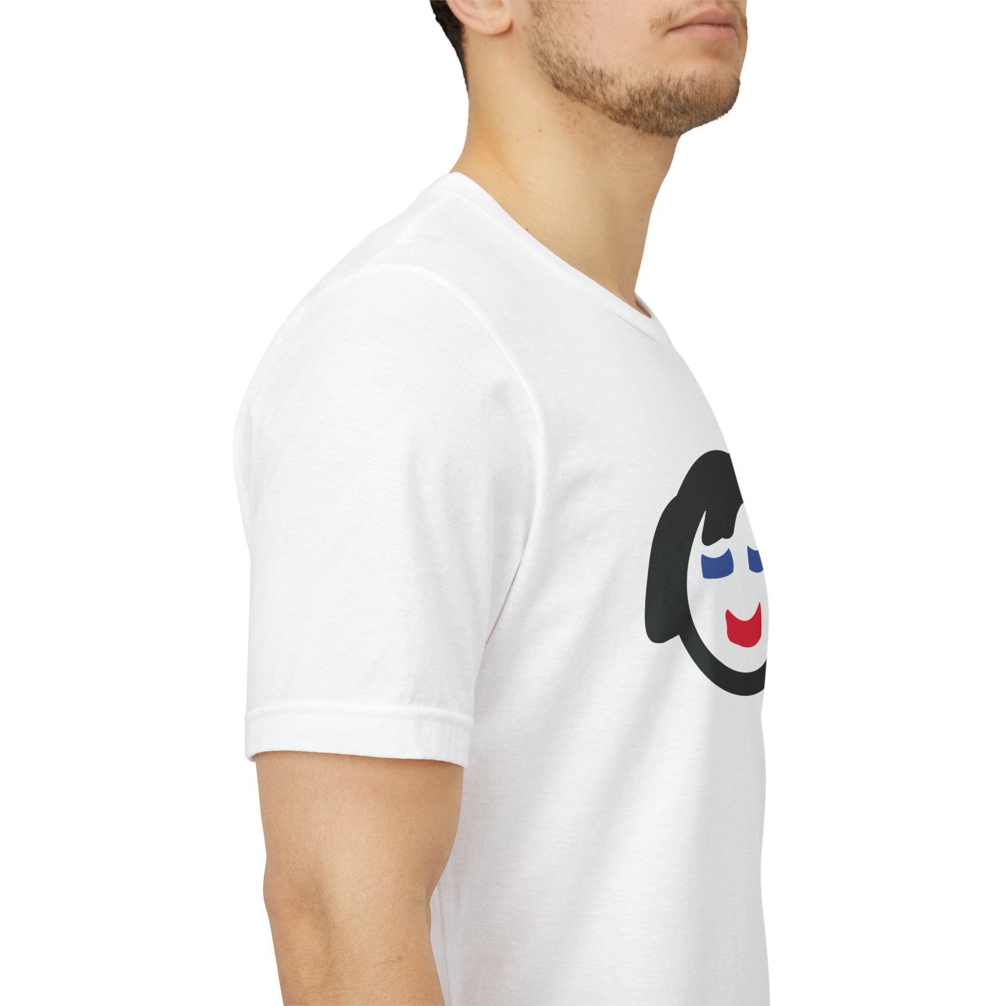 Minimalist Smiling Face Graphic Tee — Cute Peaceful Emoji T-Shirt