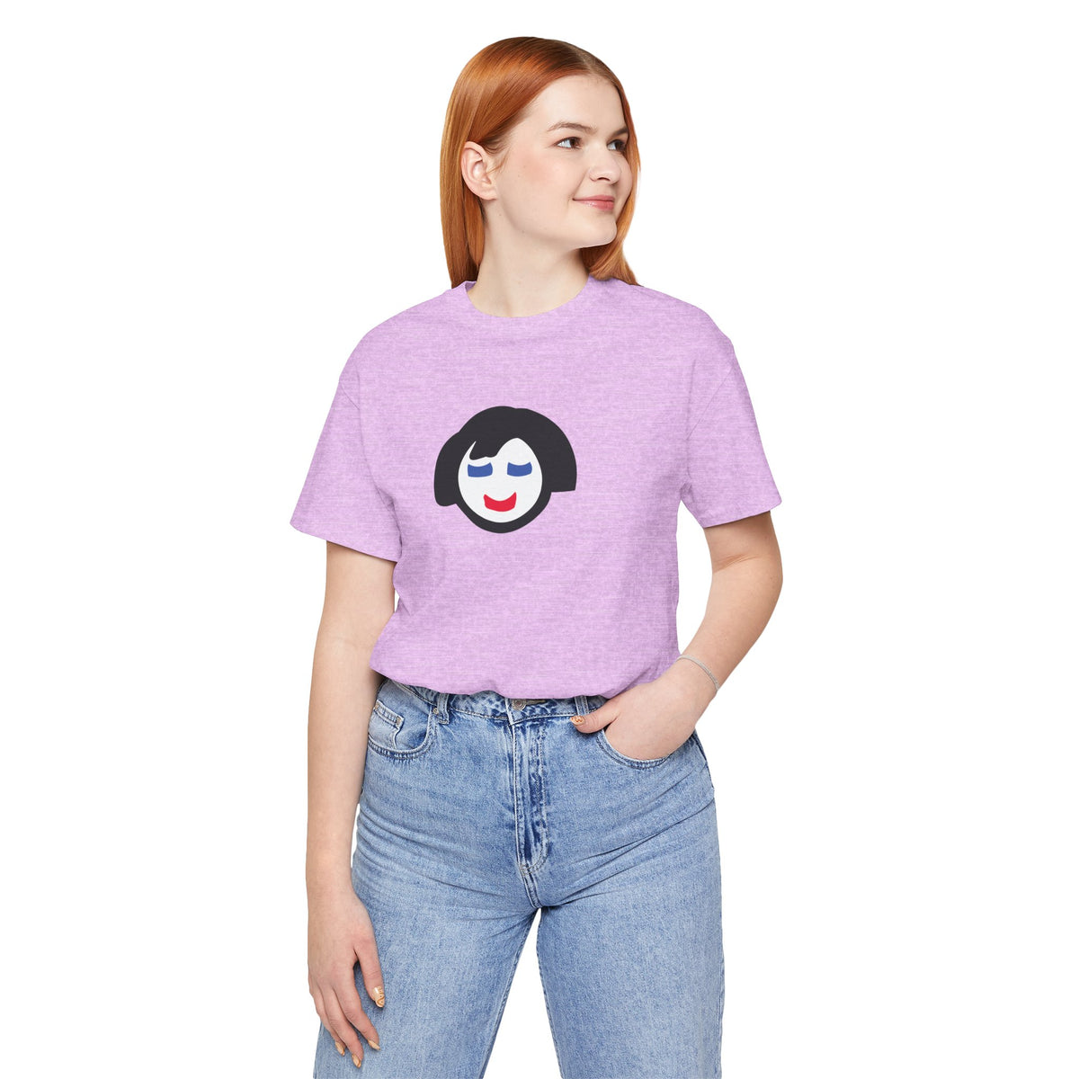 Minimalist Smiling Face Graphic Tee — Cute Peaceful Emoji T-Shirt